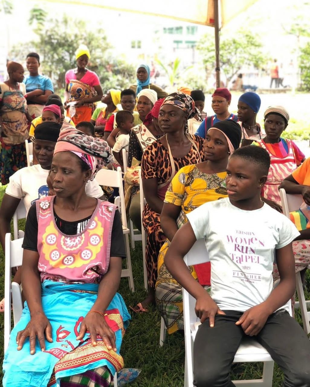 Accra Kayayes Benefit From Reflo Company Sanitary Pads Donation 3