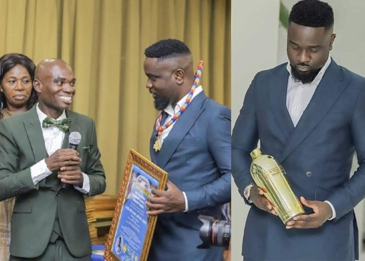 BeFunky-collage-2022-08-29T101445.787-750x536 (1)