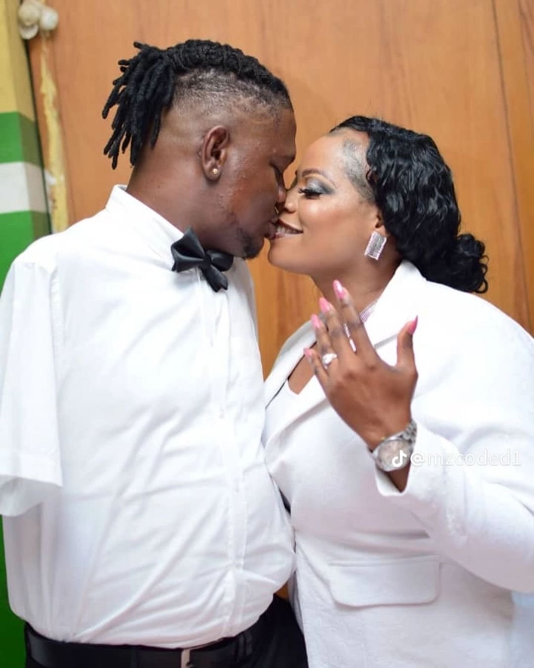 Nigerian Man Who Lost Both Arms In An Accident Marries His Beautiful Woman 1