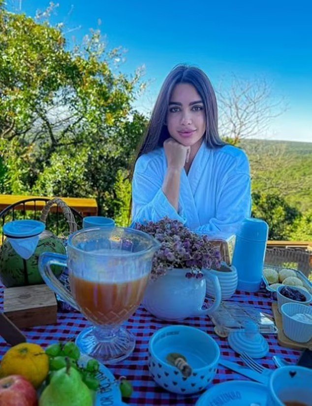 Brazilian influencer dies from heart attack after surgery to increase her buttocks went wrong 1