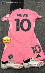 Dembélé Shares Photo with Lionel Messi, Calls Him the Goat 1