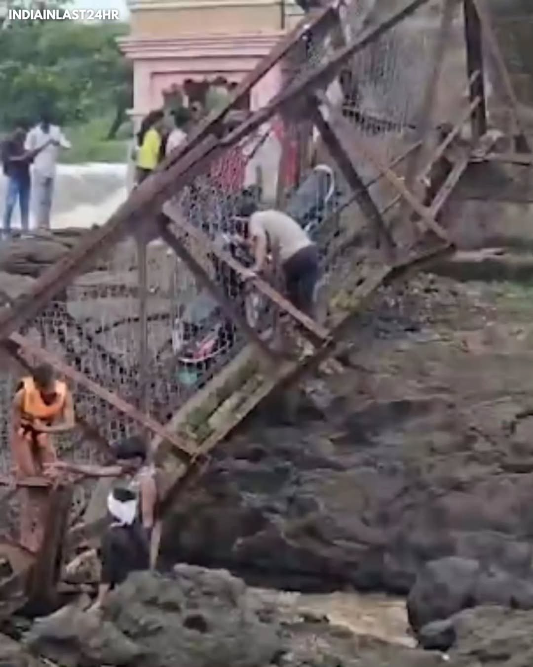 India Bridge Collapse Kills 2 Persons, Injures 32 Others 1