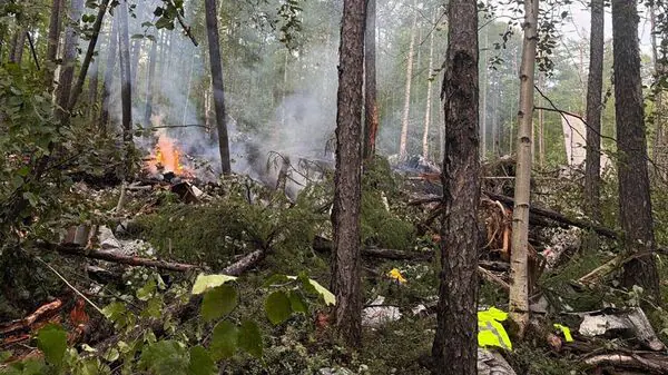 RUSSIA-PLANE-ACCIDENT-2_1753363104403_1753363212541