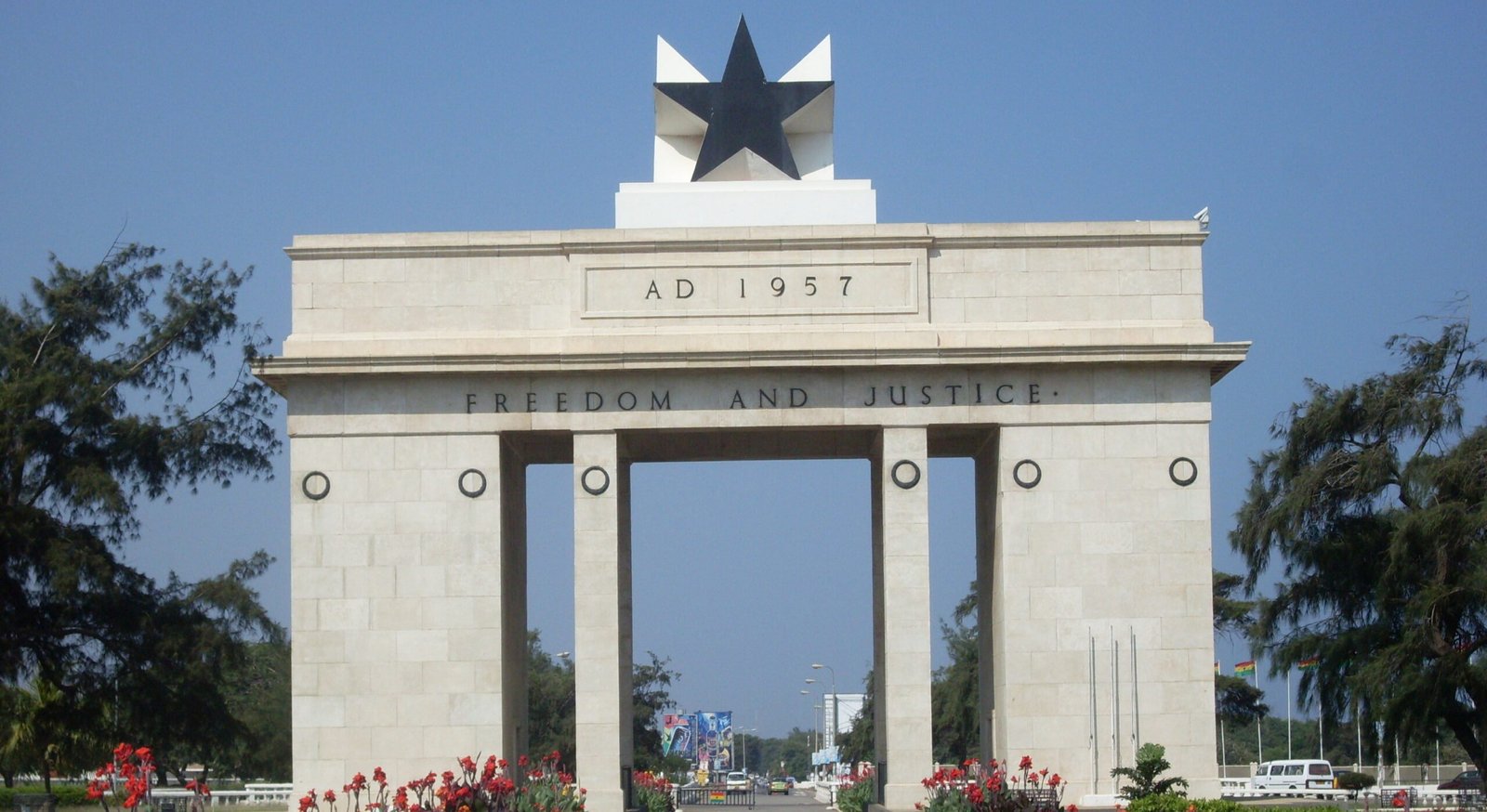 Independence_Arch_-_Accra_Ghana1-scaled
