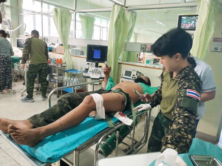 Border Dispute Sparks Deadly Fight Between Thai and Cambodian Soldiers 1