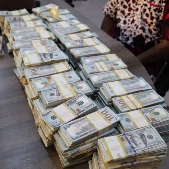 Nigerian Authorities Arrest Herbalists With Fake $3.4 Million and €280,000 Notes Nigerian Authorities Arrest Herbalists With Fake $3.4 Million and €280,000 Notes