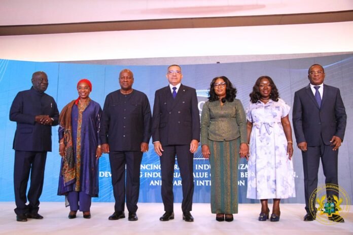 John Dramani Mahama (3rd left) in a pose with other dignitaries at the Summit