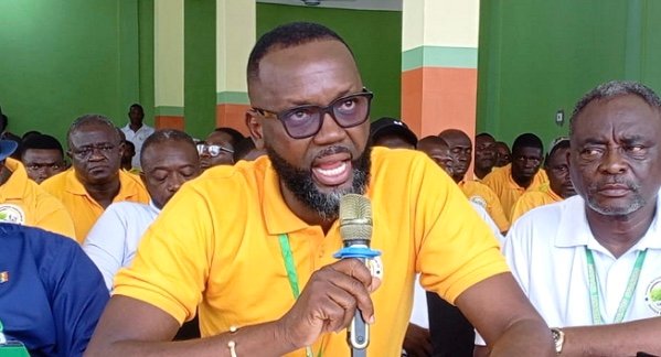 Small-Scale Miners Urge Political Neutrality in Ghana’s Gold Trade