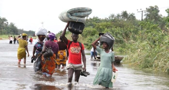 Flash Floods and High Winds Displace Dozens of Families in Mzuzu,Malawi