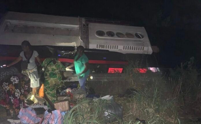 Ghana: Dozens Hurt as 34-Seater Bus Crashes and Overturns on Accra–Kumasi Highway