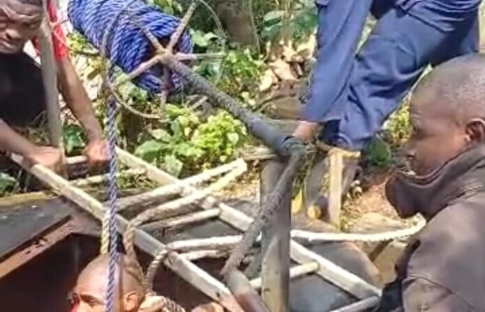 Lagos Fire Service Rescues 84-Year-Old Man from 140-Foot Well Lagos Fire Service Rescues 84-Year-Old Man from 140-Foot Well