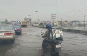 Nigeria: Light Rain Floods Maryland Bridge, Paralyzes Traffic Across Key Lagos Highways 1