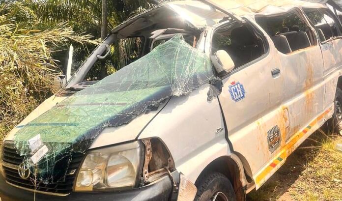 Ghana: One Life Lost, 16 Hurt as Tyre Burst Triggers Bus Crash at Peki Tsame