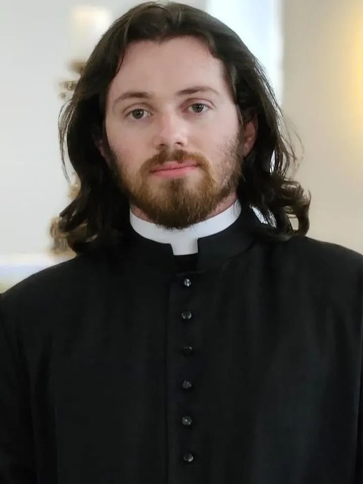 Ex-Nun Secretly Marries Catholic Priest Following Battle With Depression 2