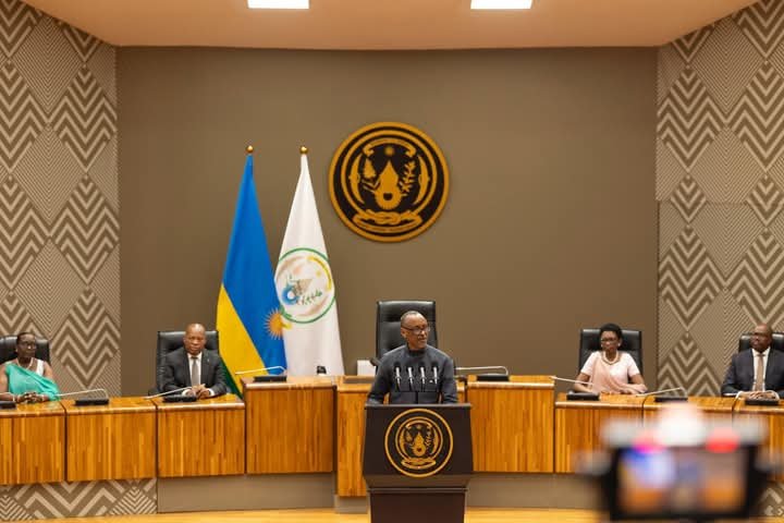 President Kagame Urges Swift Action and Accountability as New Senators Sworn In 2