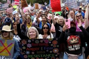 ‘No Kings’ Protests Draw Massive Crowds Across U.S. to Oppose Trump’s Leadership Style 2