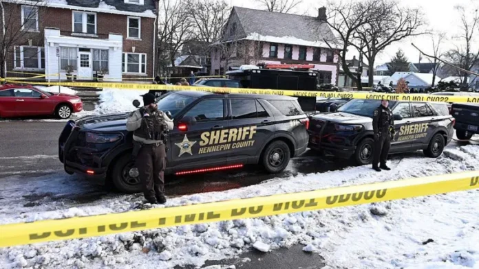 US ICE Agent Shoots 37-Year-Old Woman Dead