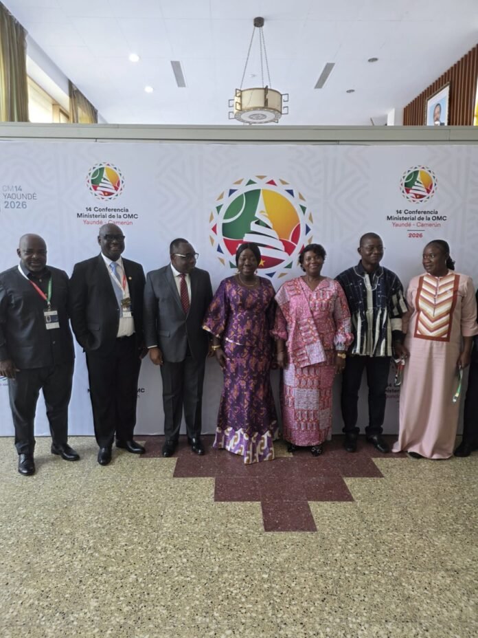 Ghanaian and Burkinabe officials