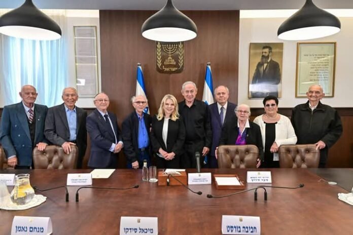 Benjamin Netanyahu and his wife Sara Netanyahu with the Holocaust survivors; Photo: Kobi Gideon, GPO, Sara Netanyahu Benjamin Netanyahu and his wife Sara Netanyahu with the Holocaust survivors; Photo: Kobi Gideon, GPO, Sara Netanyahu