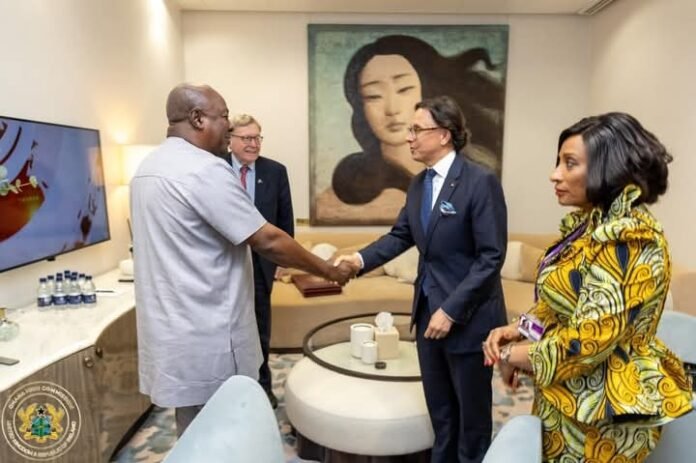 John Dramani Mahama (left) being welcomed to London