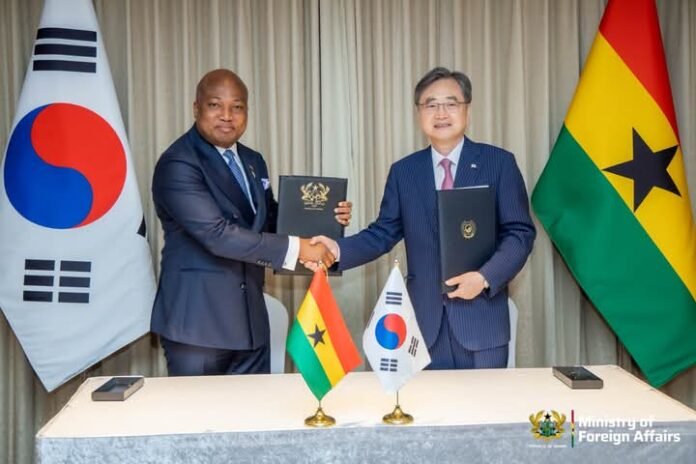 Samuel Okudzeto Ablakwa (left) and Cho Hyun (right) displaying their respective copy of the Visa Waiver Agreement Samuel Okudzeto Ablakwa (left) and Cho Hyun (right) displaying their respective copy of the Visa Waiver Agreement