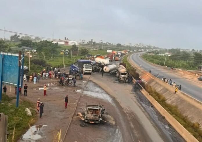 The accident scene on the Lagos-Ibadan expressway