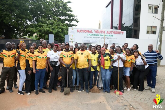 Osman Ayariga and staff of the NYA