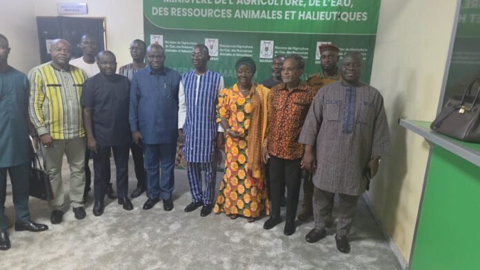 Ghanaian officials and their Burkinabe counterparts Ghanaian officials and their Burkinabe counterparts