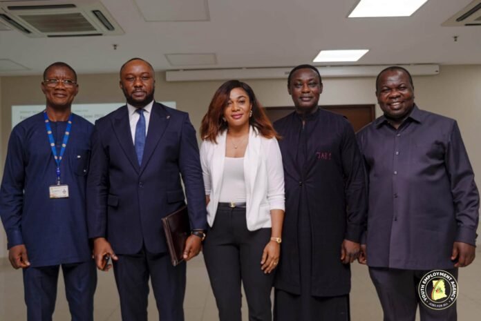 YEA executives and members of the Parliamentary Committee 