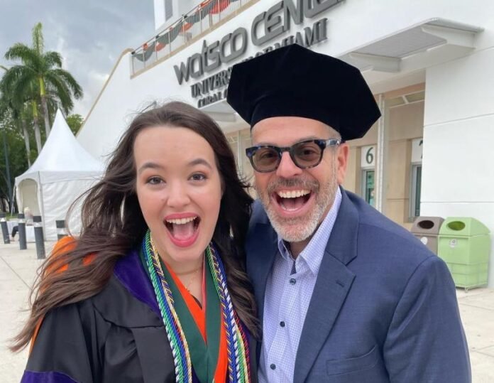 José Alberto Suárez is pictured with his goddaughter Amanda in a photo posted to Instagram on May 17, 2022